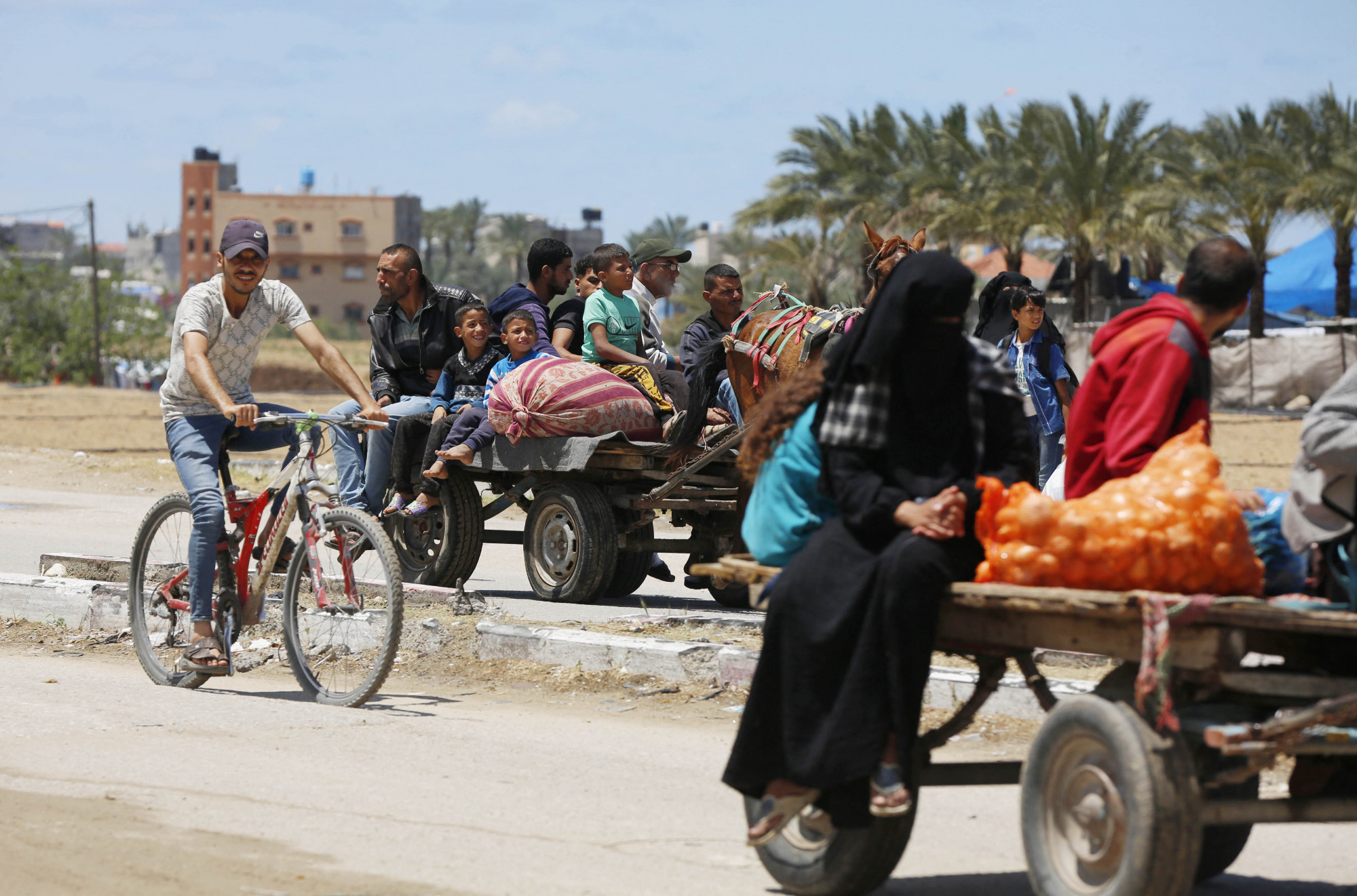 Több mint 100 ezer embernek kellene elmenekülnie Rafahból az izraeli támadás elől