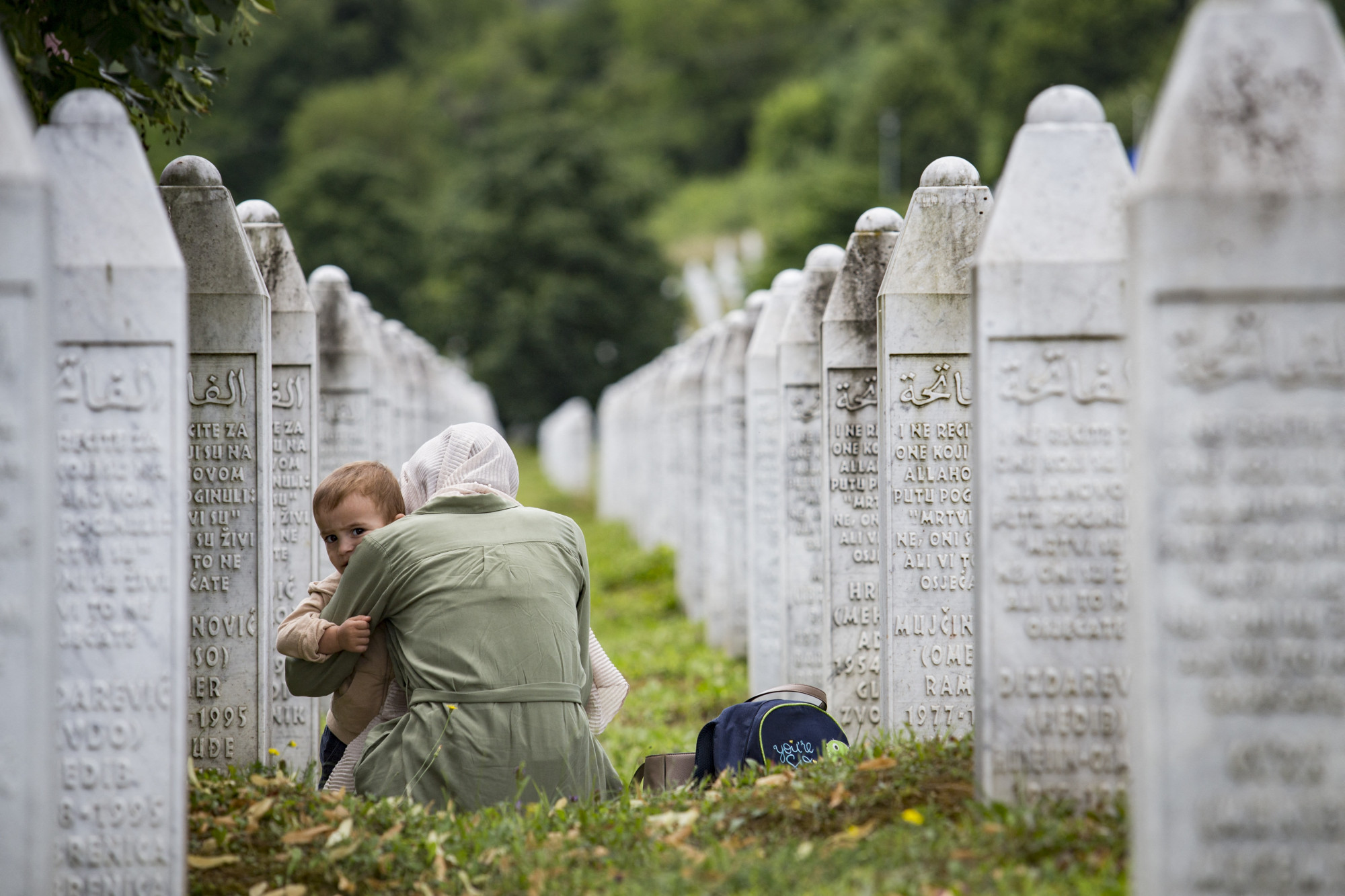 Magyarország neve is rajta lesz a szégyenfán, amit a srebrenicai mészárlás emlékhelyén állítanak fel