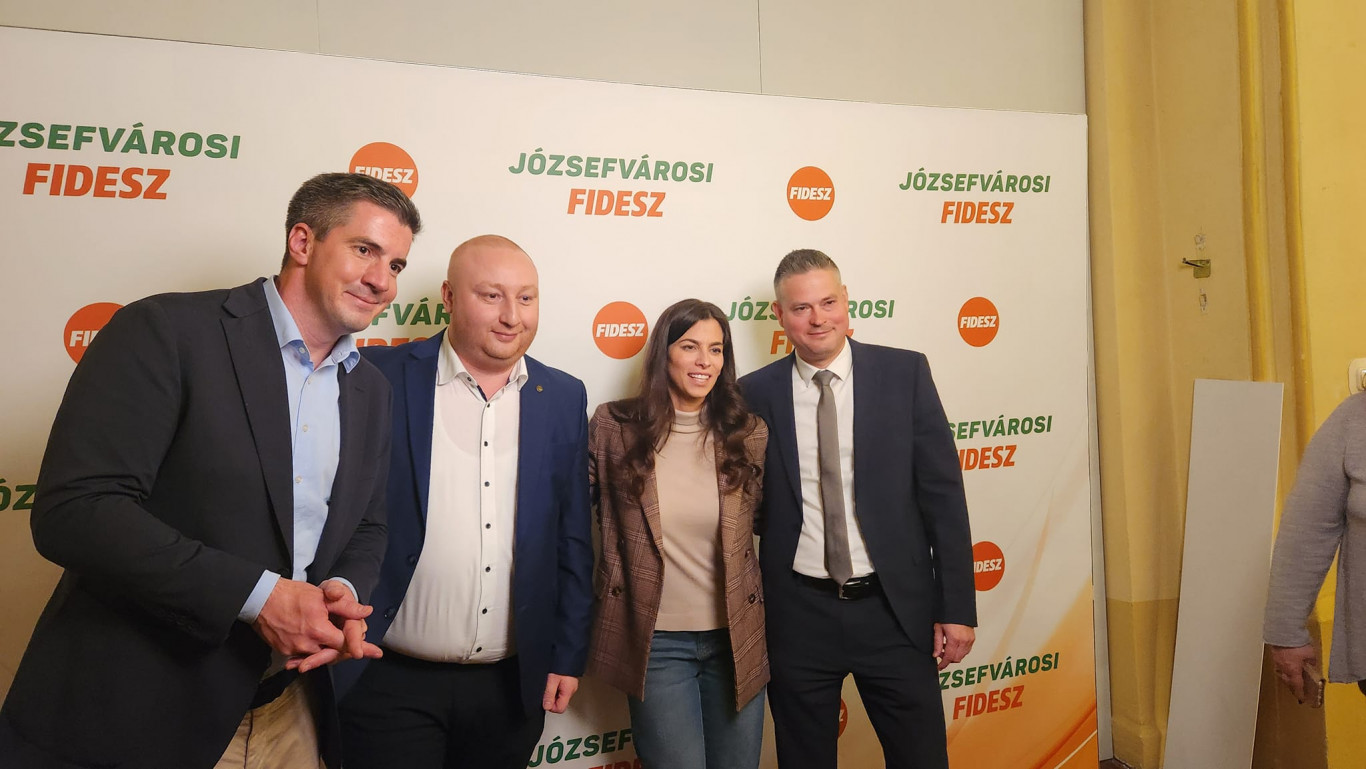 Teslát vett az állami támogatásból a Fidesz jelöltje által vezetett Fradi fociakadémia