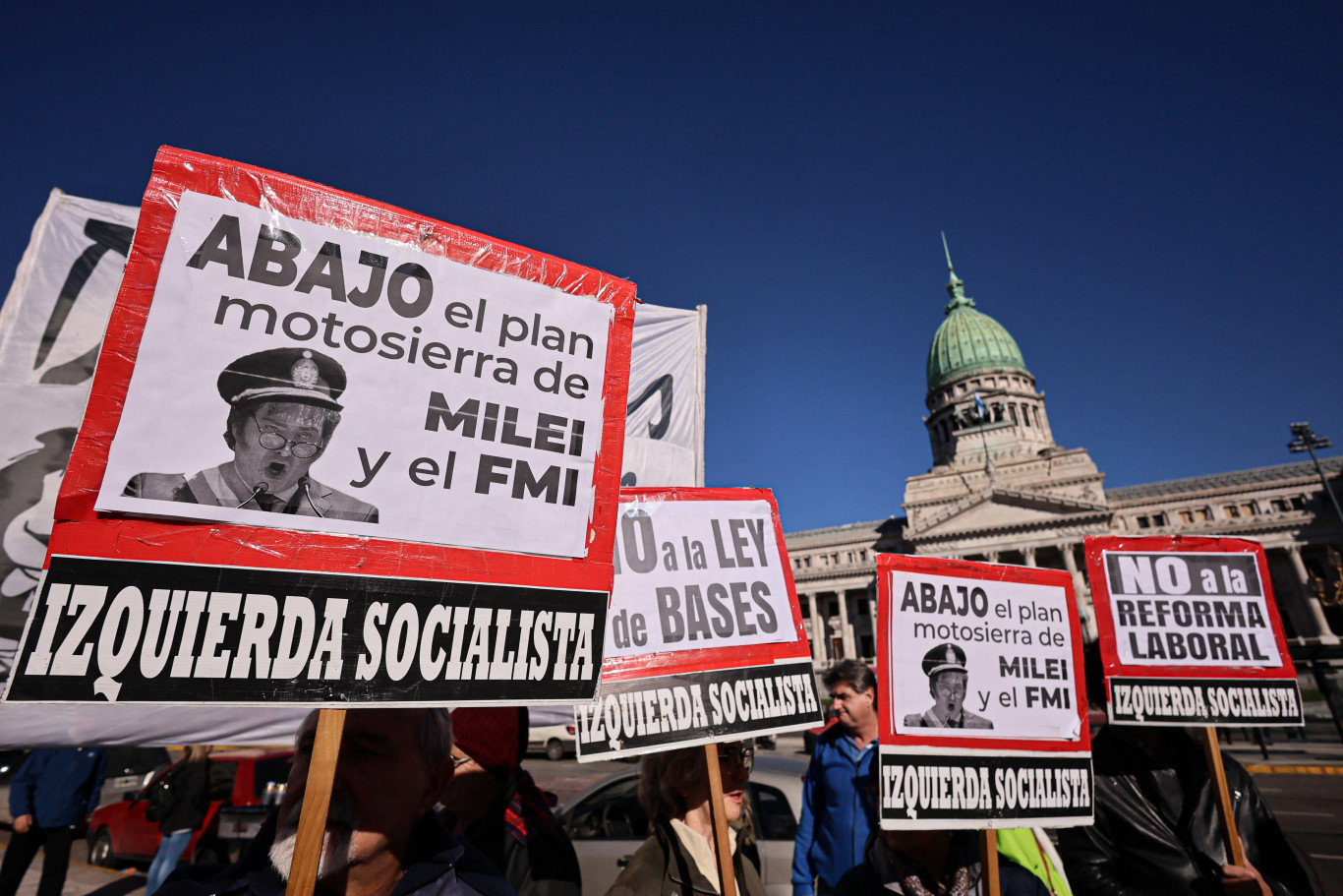 Argentínában országos sztrájkot tartottak Javier Milei megszorításai miatt