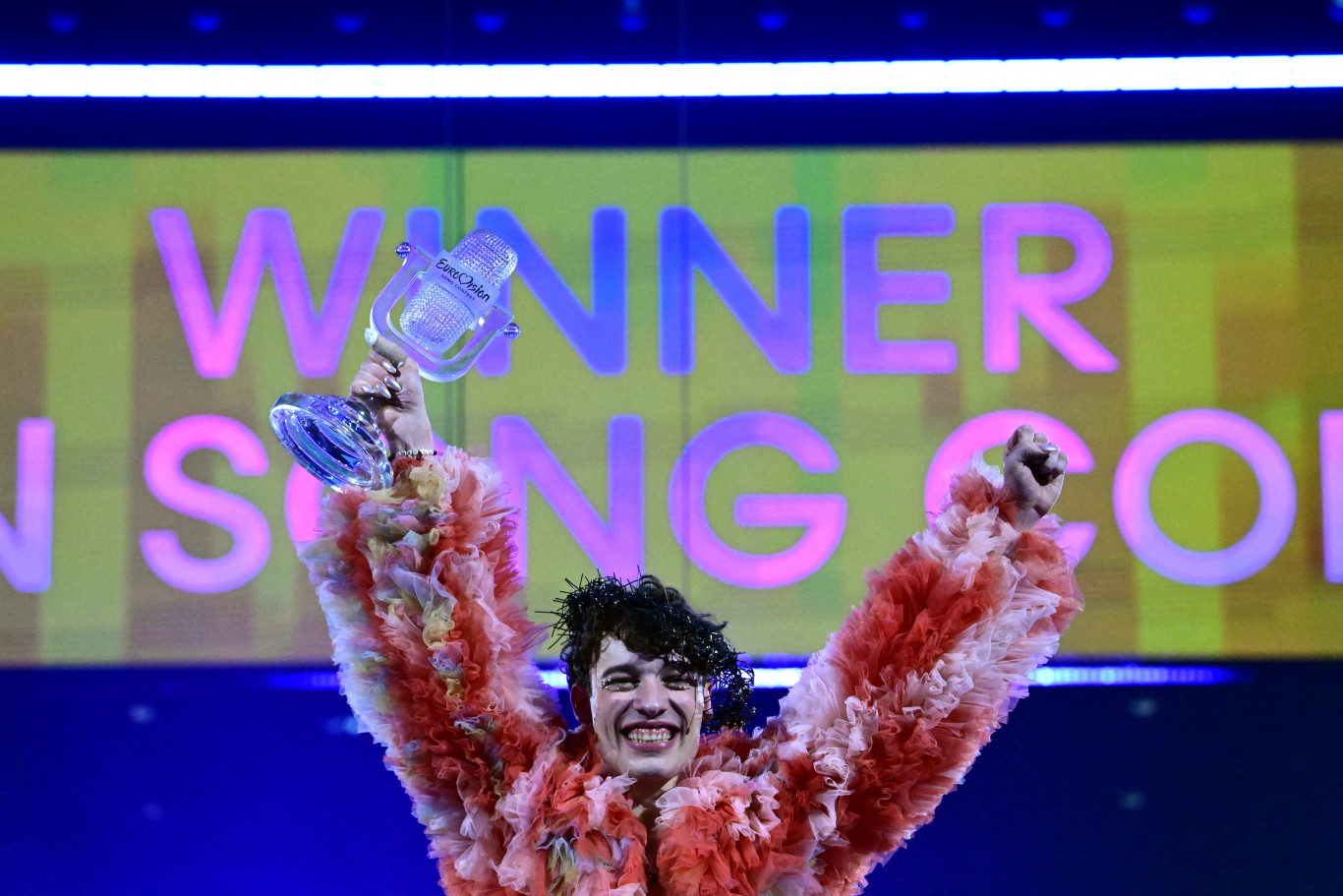 A svájci Nemo első nembinárisként nyerte meg az Eurovíziós dalfesztivált
