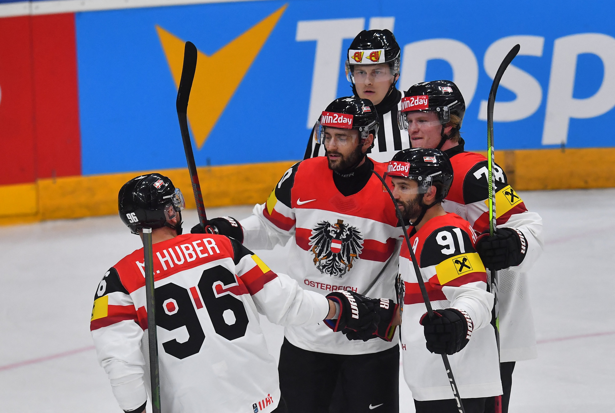 Minden idők legextatikusabb harmadát produkálta Ausztria Kanada ellen a jégkorong-világbajnokságon