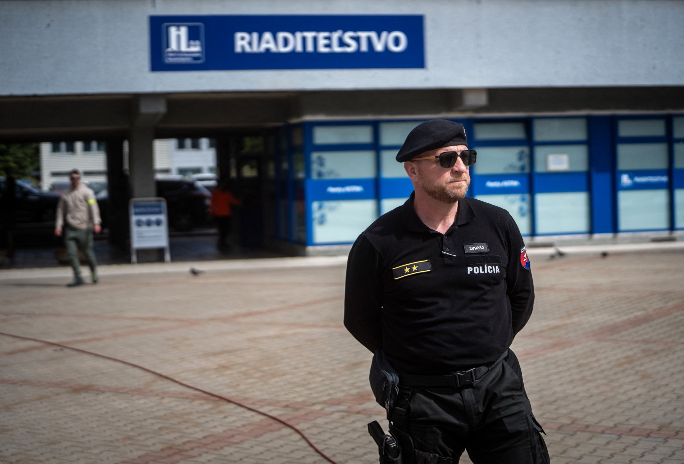Millimétereken múlt Fico élete, öt helyen sértette meg a golyó a vékonybelét