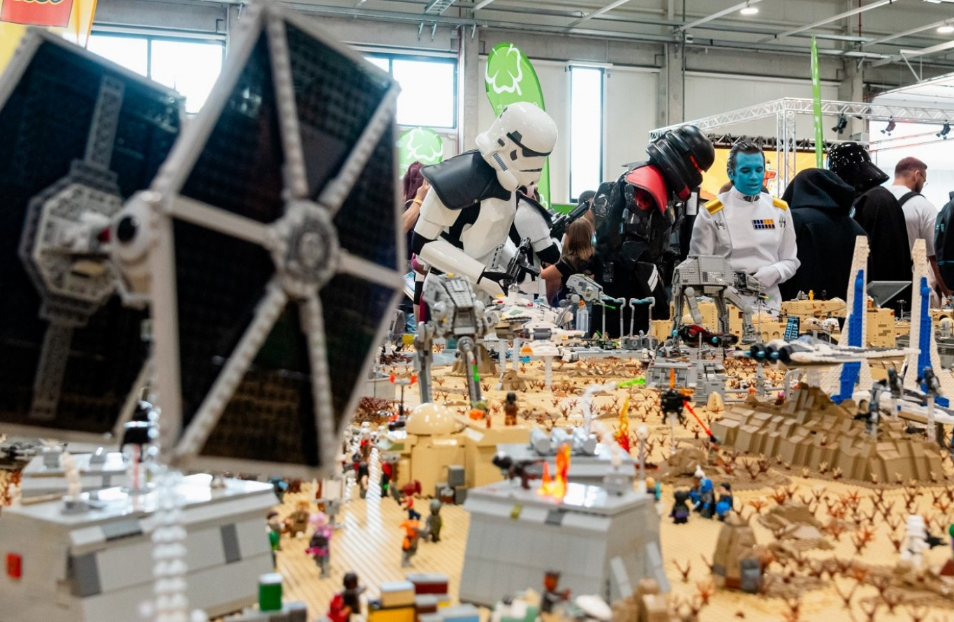 Rekorder LEGO terepasztal a Budapest Comic Conon