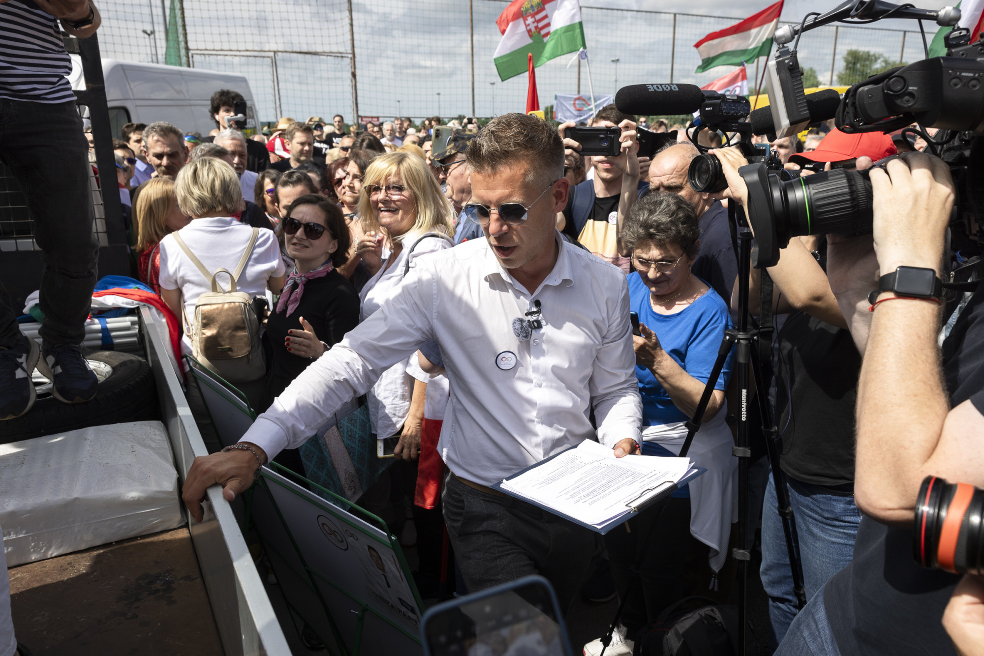 Saját fegyverét fordította Orbán ellen az „utcát” visszafoglaló Magyar Péter