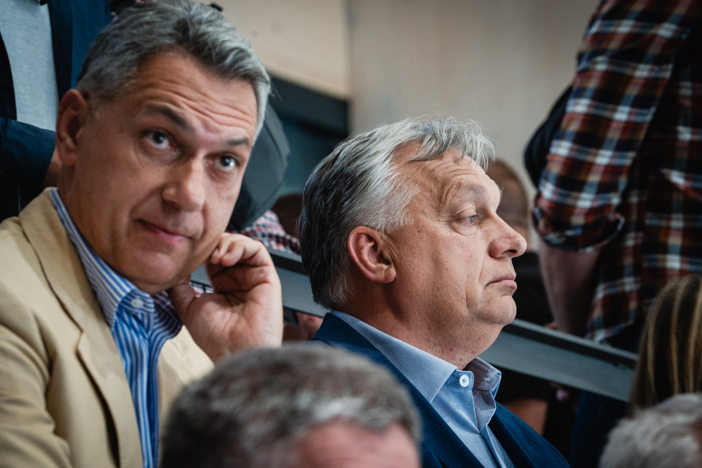 Lázár azt ígéri a luxizás miatt elbizonytalanodóknak, hogy „a Főnök rendet fog tenni”