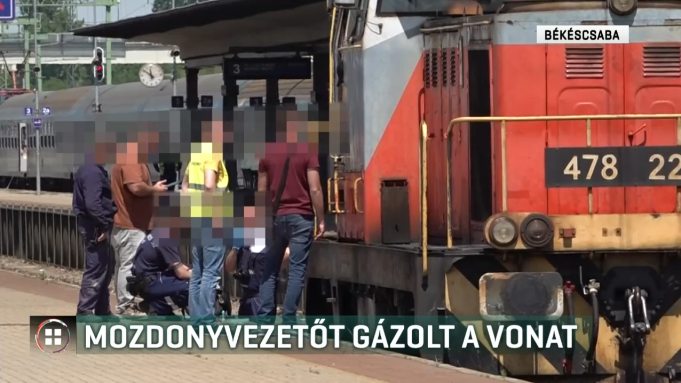 Zenét hallgatott a mozdonyvezető, elgázolta a vonat