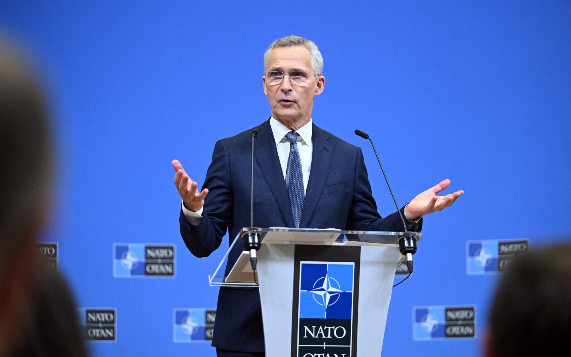A NATO-tagországok külügyminiszterei mindjárt eldöntik, hogy használjanak-e nyugati fegyvereket az ukránok oroszországi területek ellen