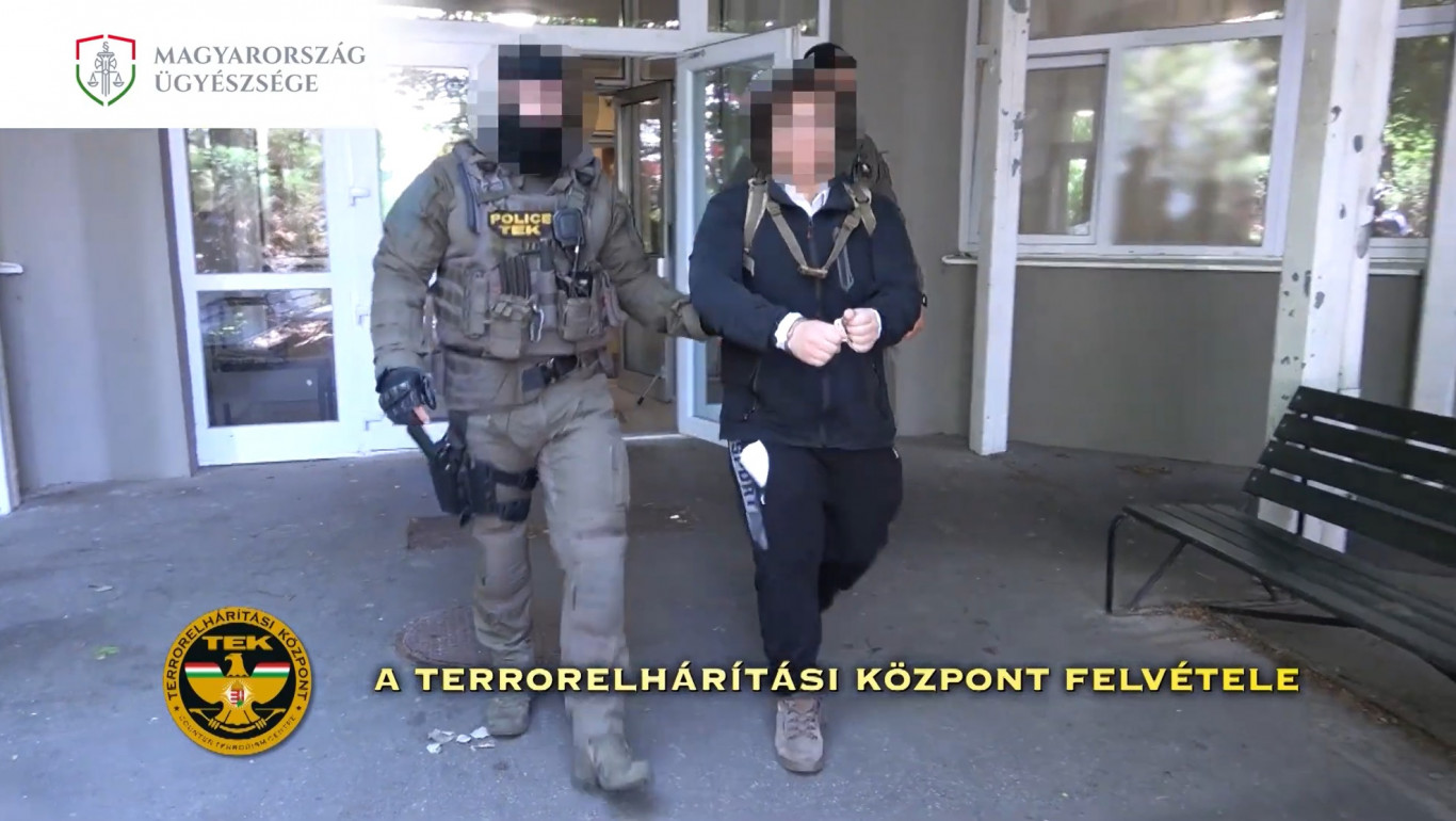 Háborús uszítás miatt fogott el egy fiatalkorú férfit a TEK