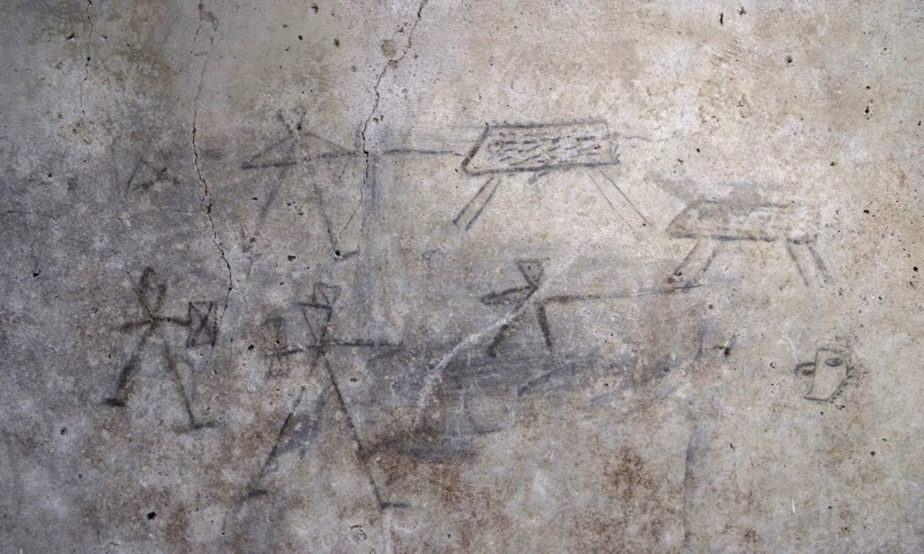 Gladiátorokat ábrázoló gyerekrajzok kerültek elő Pompejiből