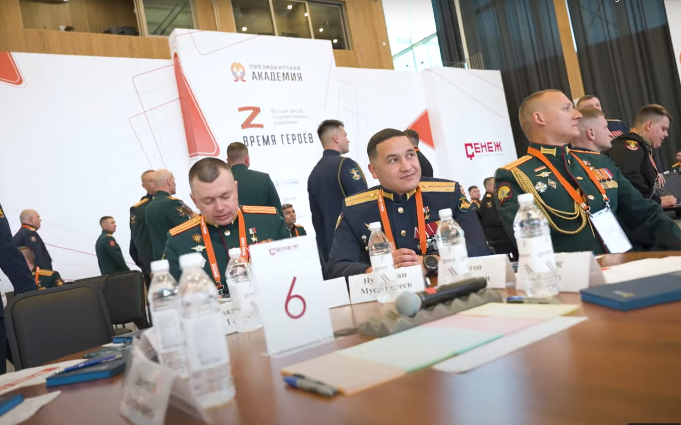 Bucsai tömeggyilkosok vesznek részt Putyin „elitképző” programjában