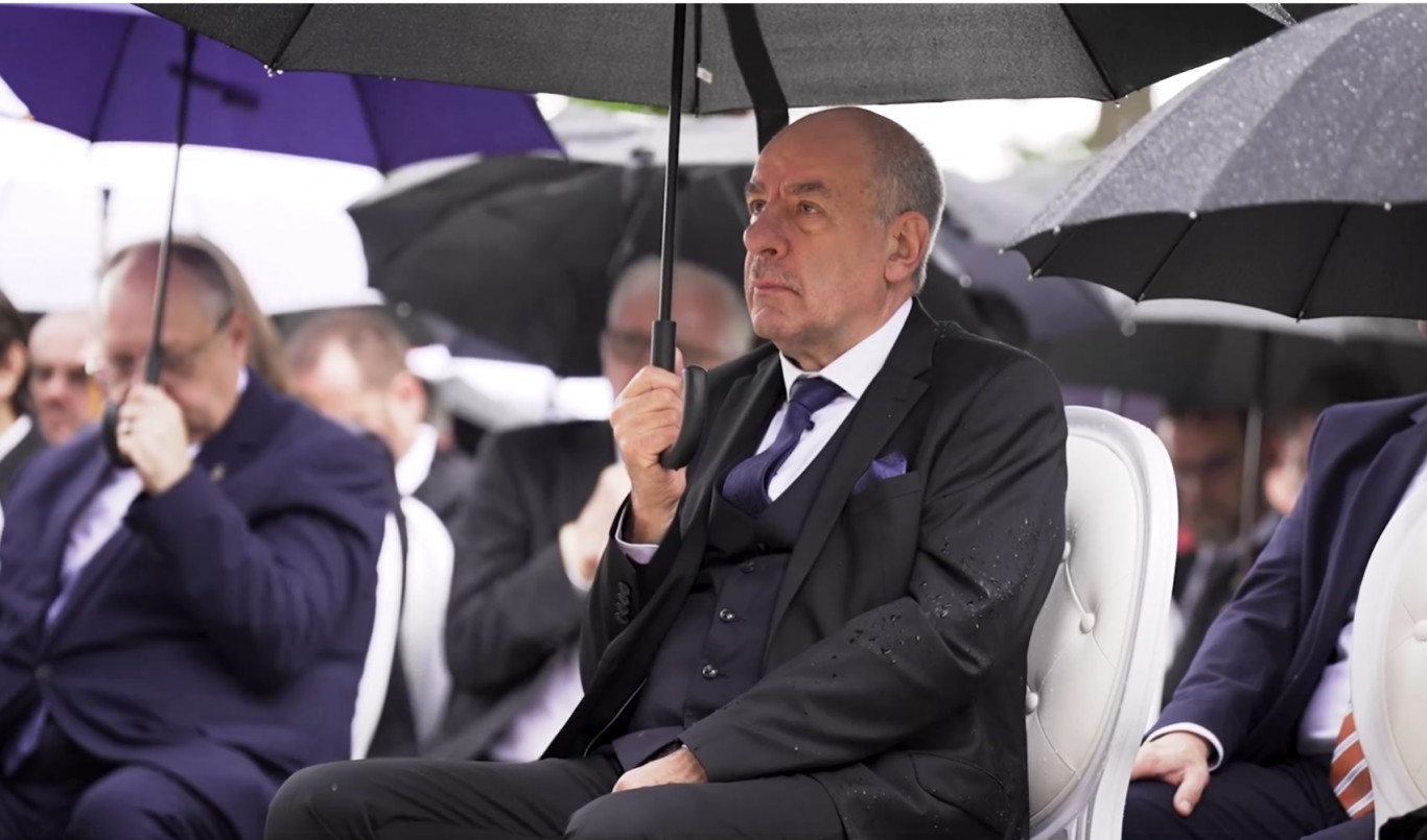 Elévülés miatt nem vizsgálja az ügyészség Sulyok Tamás zsebszerződéseit