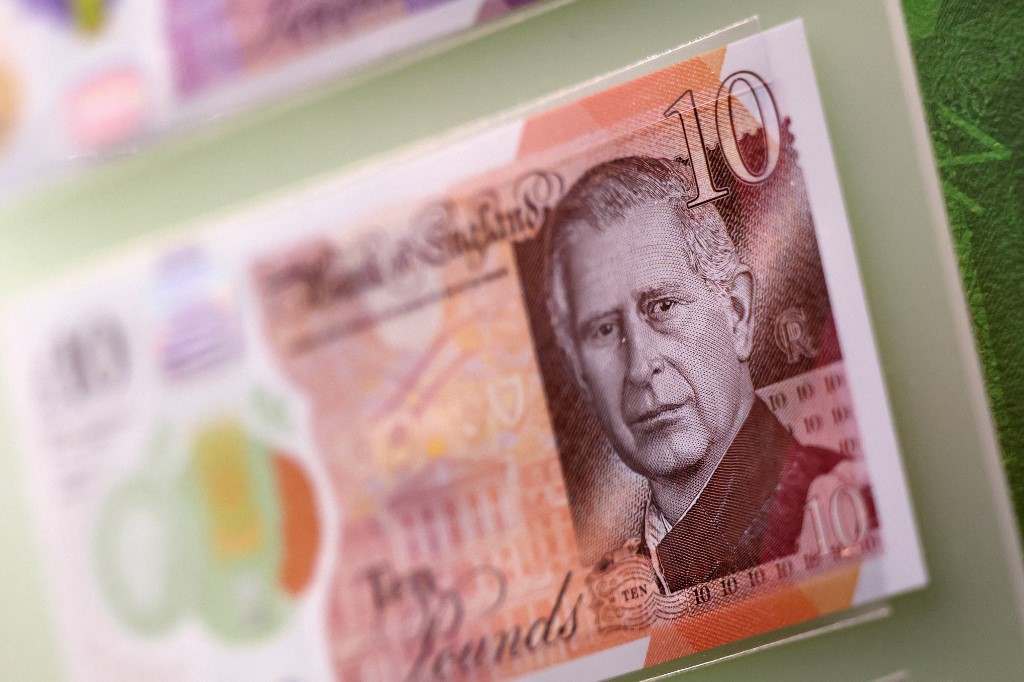 Ma jelennek meg az első károlyos bankjegyek Nagy-Britanniában