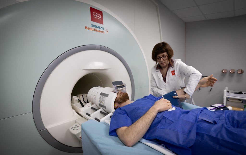 A világ egyik legnagyobb felbontású MRI berendezés NeuroSpin