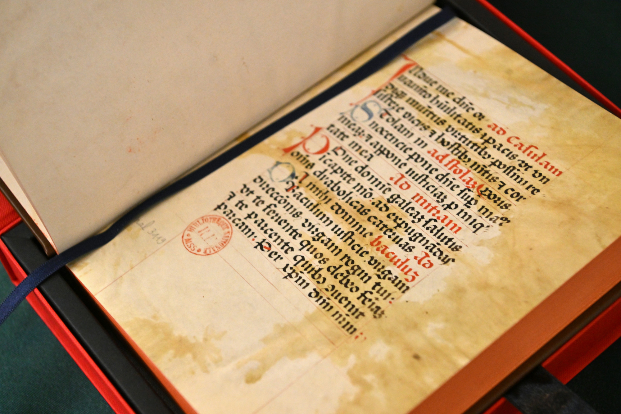 A Mátyás király udvarához tartozó Kálmáncsehi Domonkos 15. századi imakönyvének fakszimile kiadása a Nemzetstratégiai Kutatóintézetben tartott bemutatón