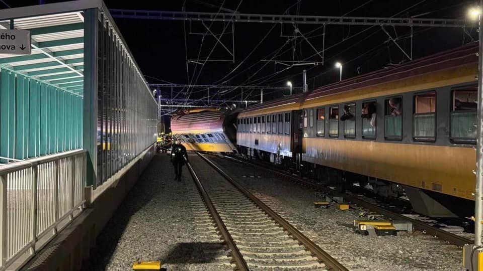Négyen meghaltak egy csehországi vonatbalesetben