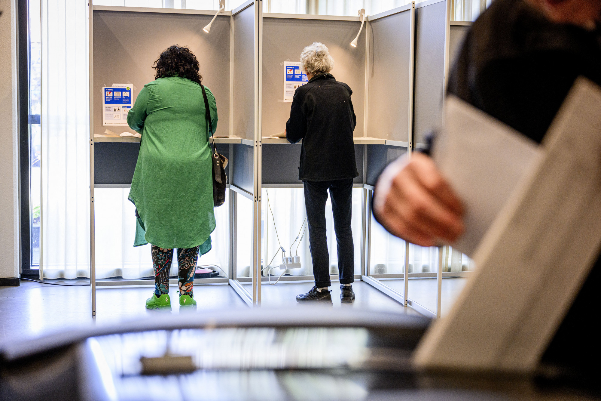 Hollandiában és Észtországban már lehet szavazni az EP-választáson