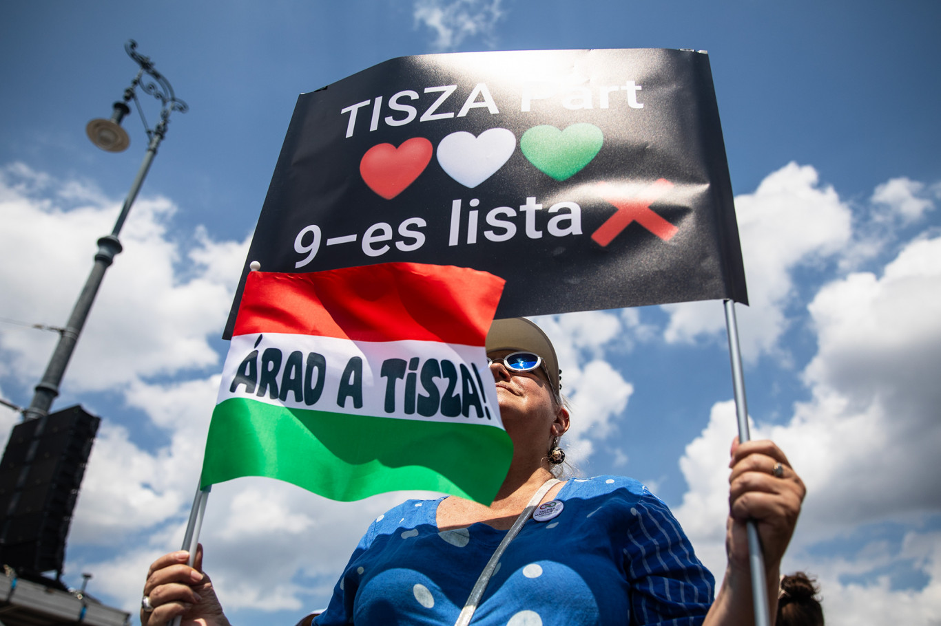 Transtelex: az „Árad a Tisza” szlogen skandálása miatt vertek meg három fiatalt Sepsiszentgyörgyön a helyi focicsapat edzői