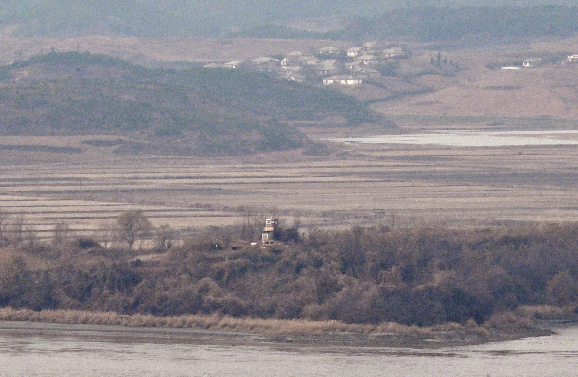 Észak-koreai katonák lépték át a dél-koreai határt