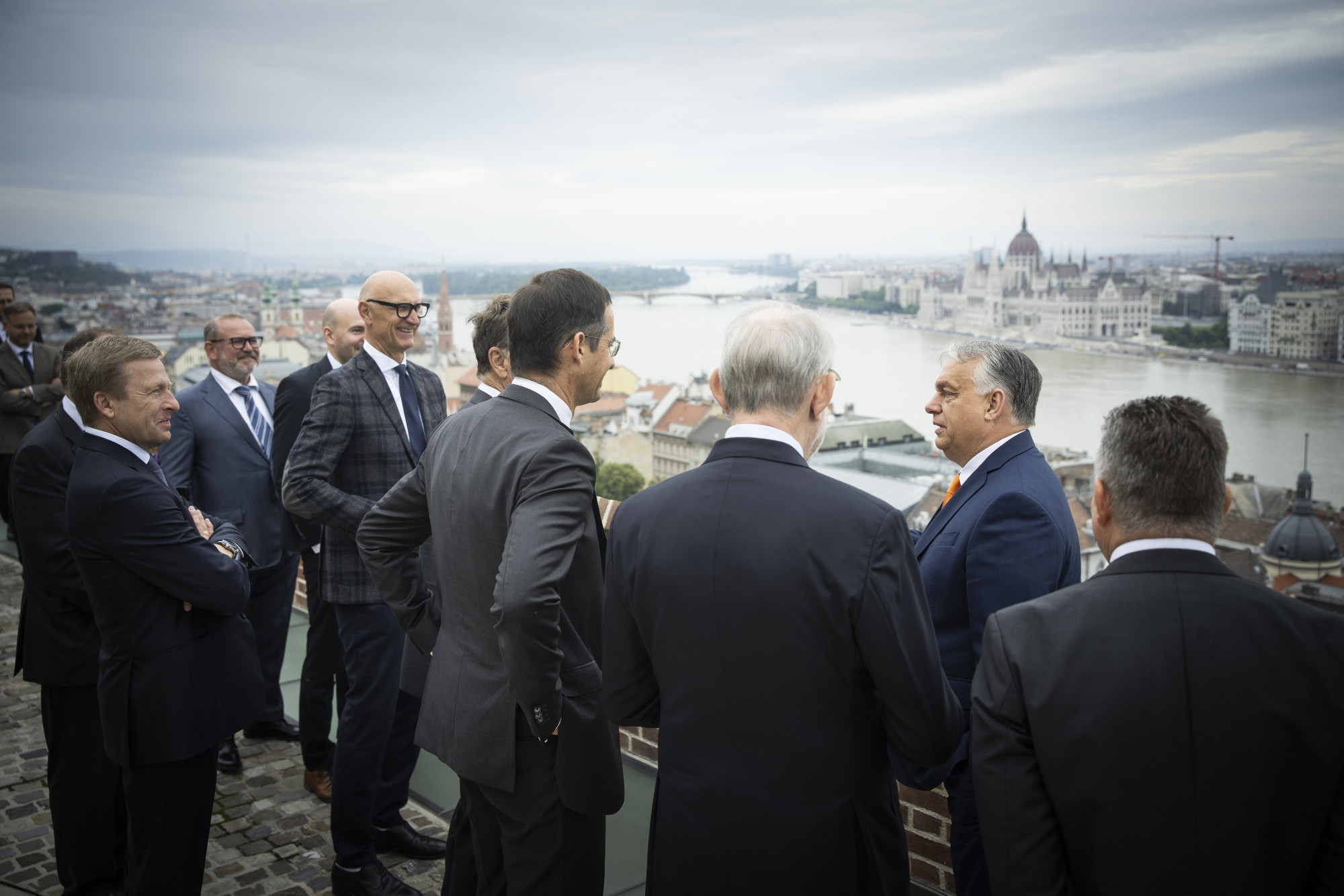 Európai gyárvezetőkkel egyeztetett Orbán
