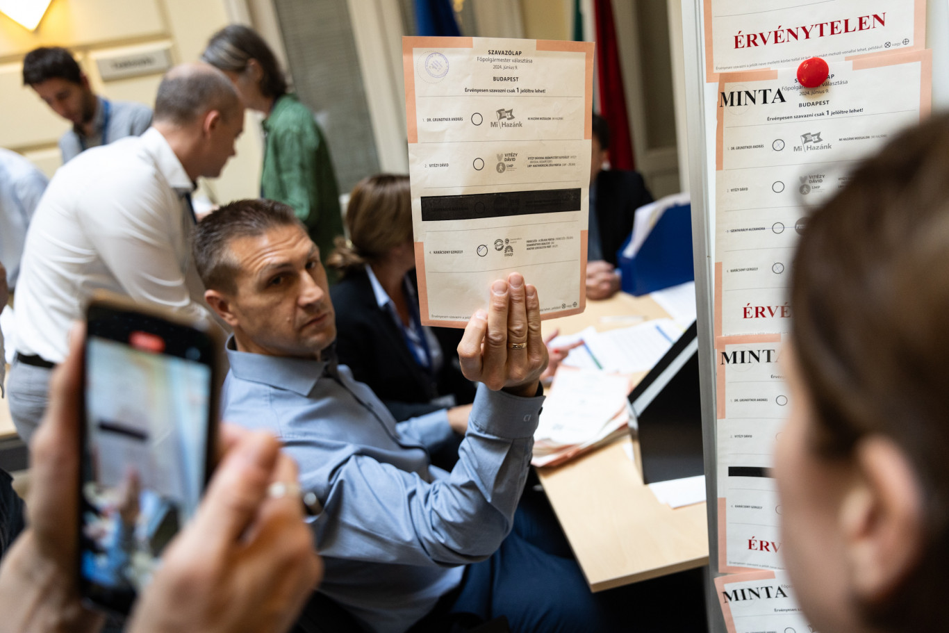 Obszcén megjegyezés Karácsonyra, totálisan átfirkált szavazólap egy x-szerű vonallal - fotókon mutatunk néhány izgalmas példát arra, milyen szavazat lett mégis érvényes