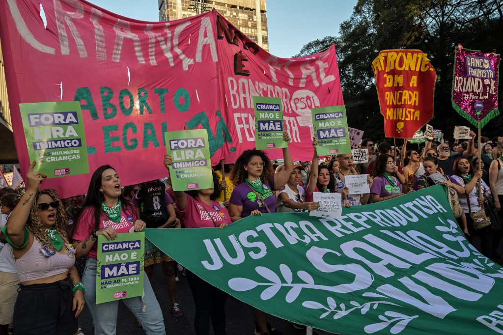 Tüntető brazil nők