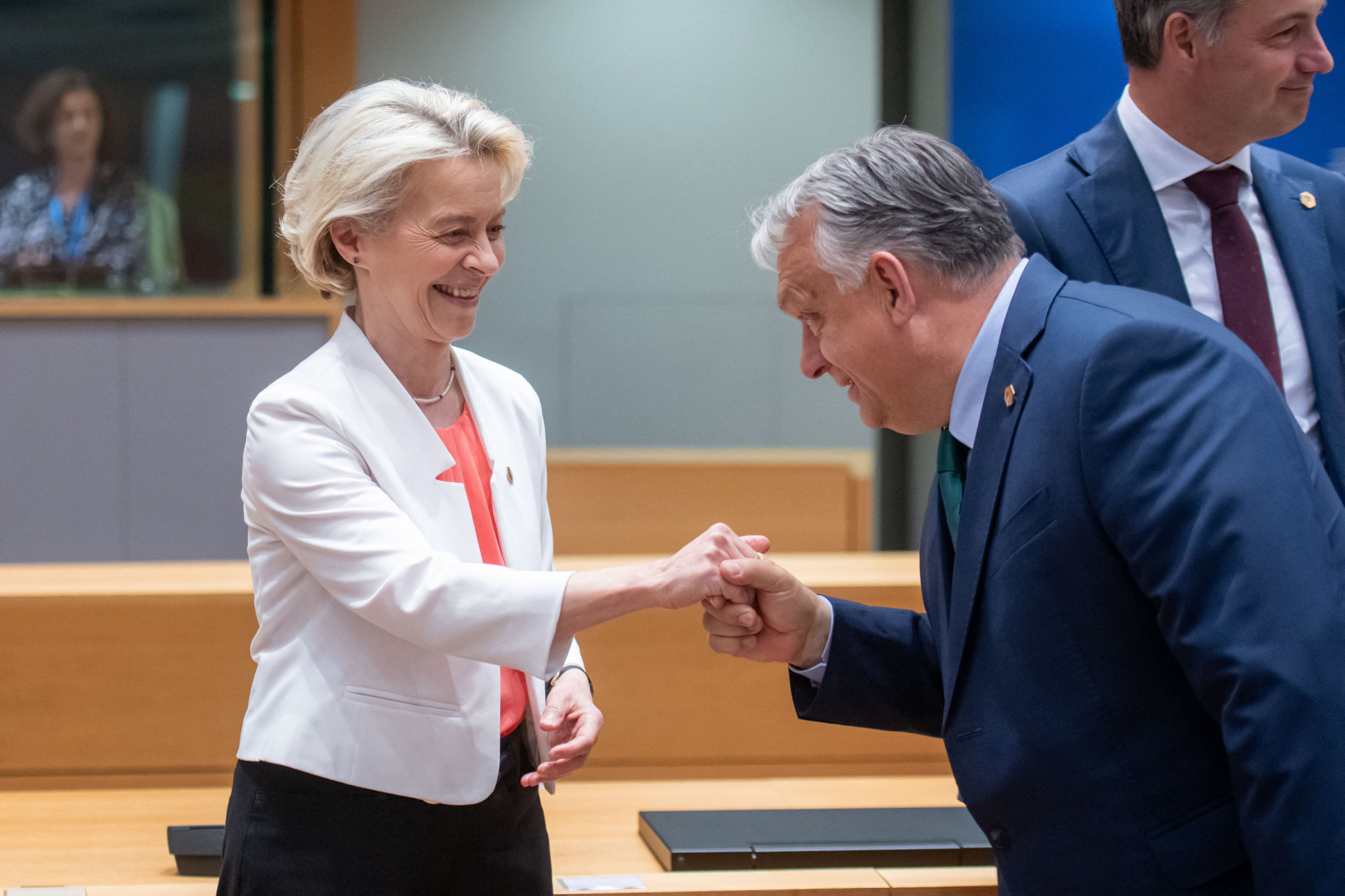 Ursula von der Leyen és Orbán Viktor 2024 június 18-án Brüsszelben