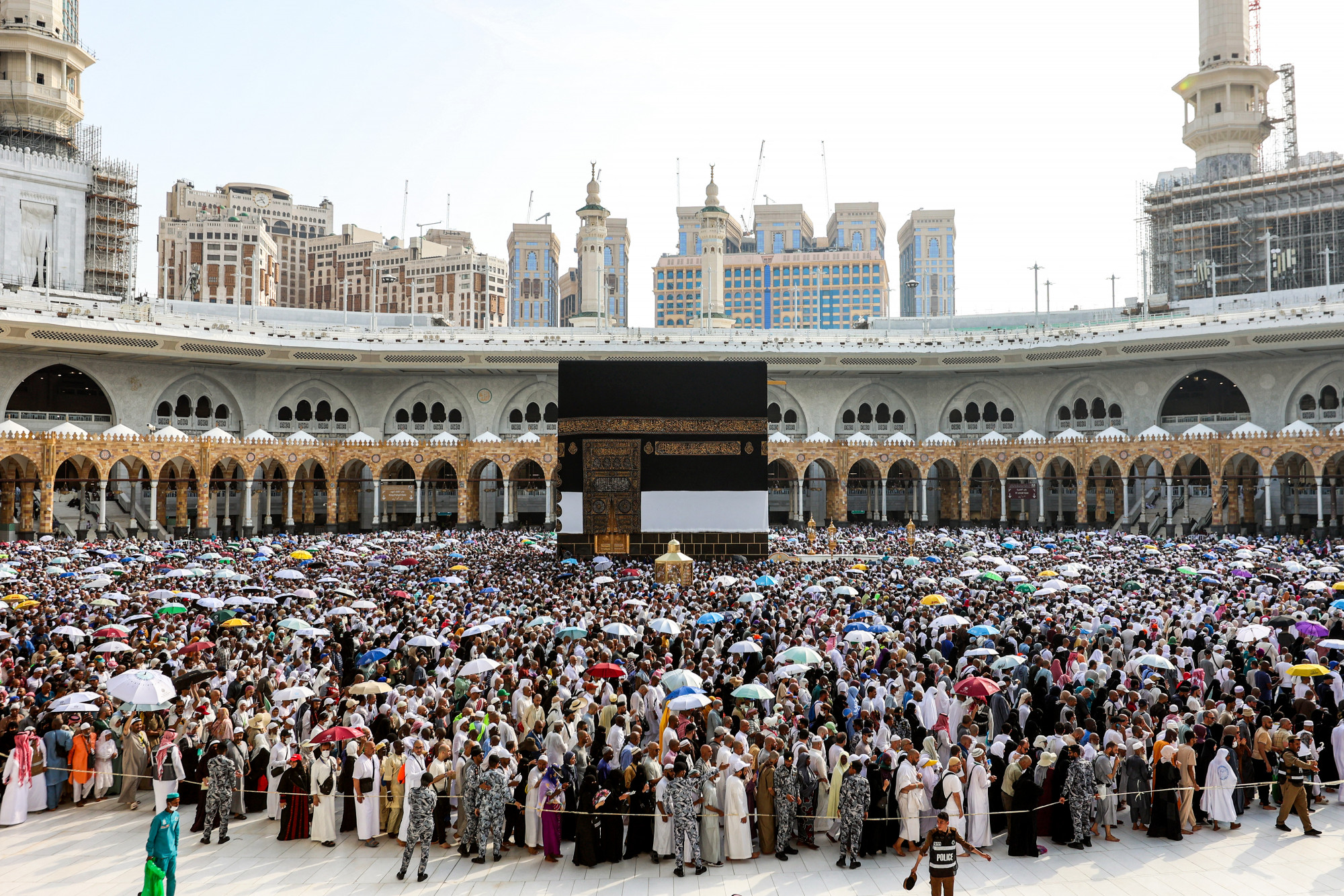 52 fokos hőségben folyik a mekkai zarándoklat, több százan meghaltak
