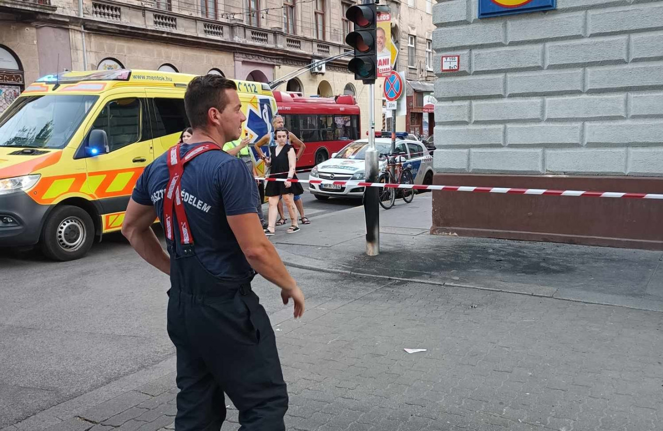 Az elektromos vezeték hibája okozhatta a Lövölde téri jelzőlámpa berobbanását