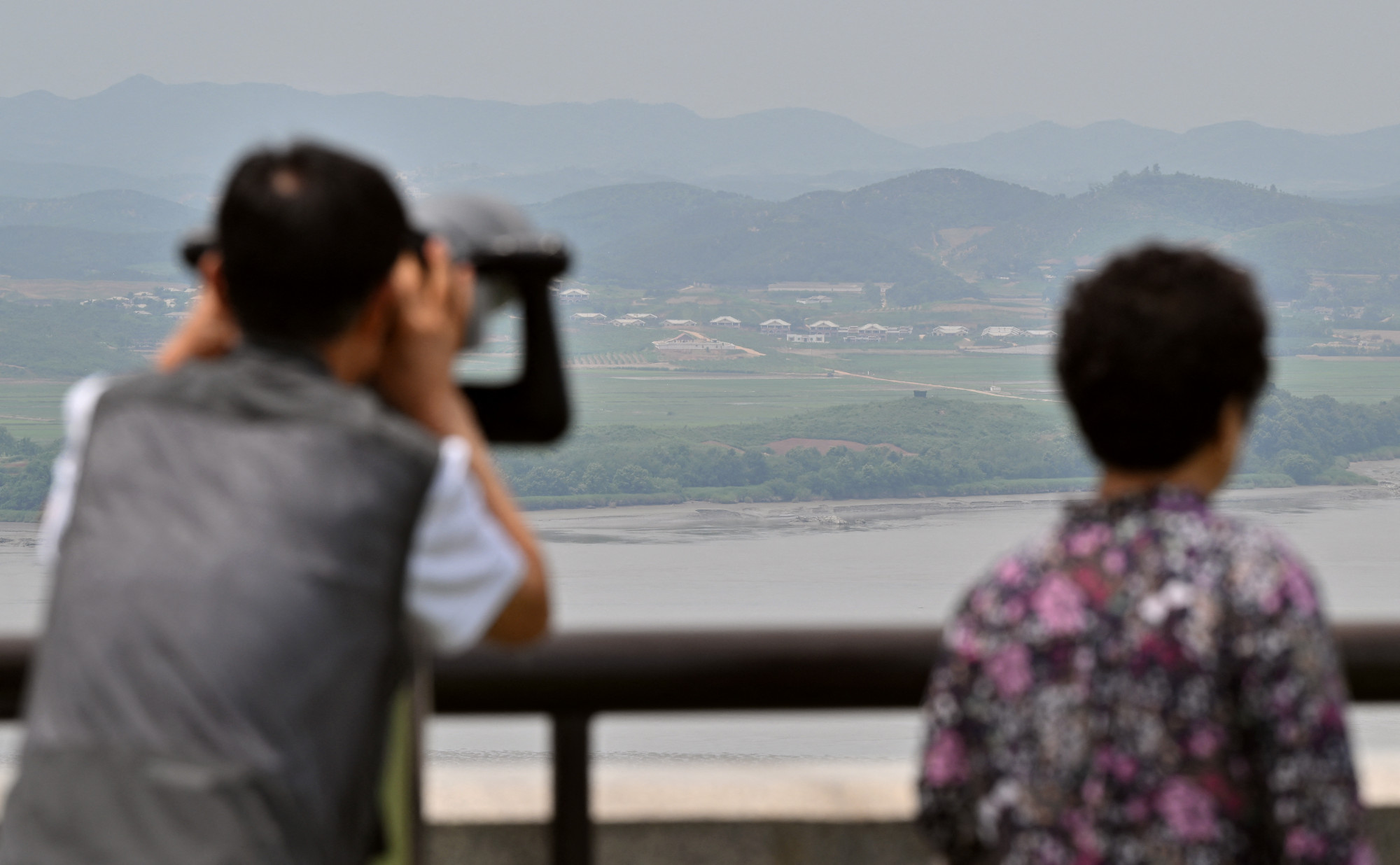 Csak figyelmeztető lövések hatására vonultak vissza a határsértő észak-koreai katonák