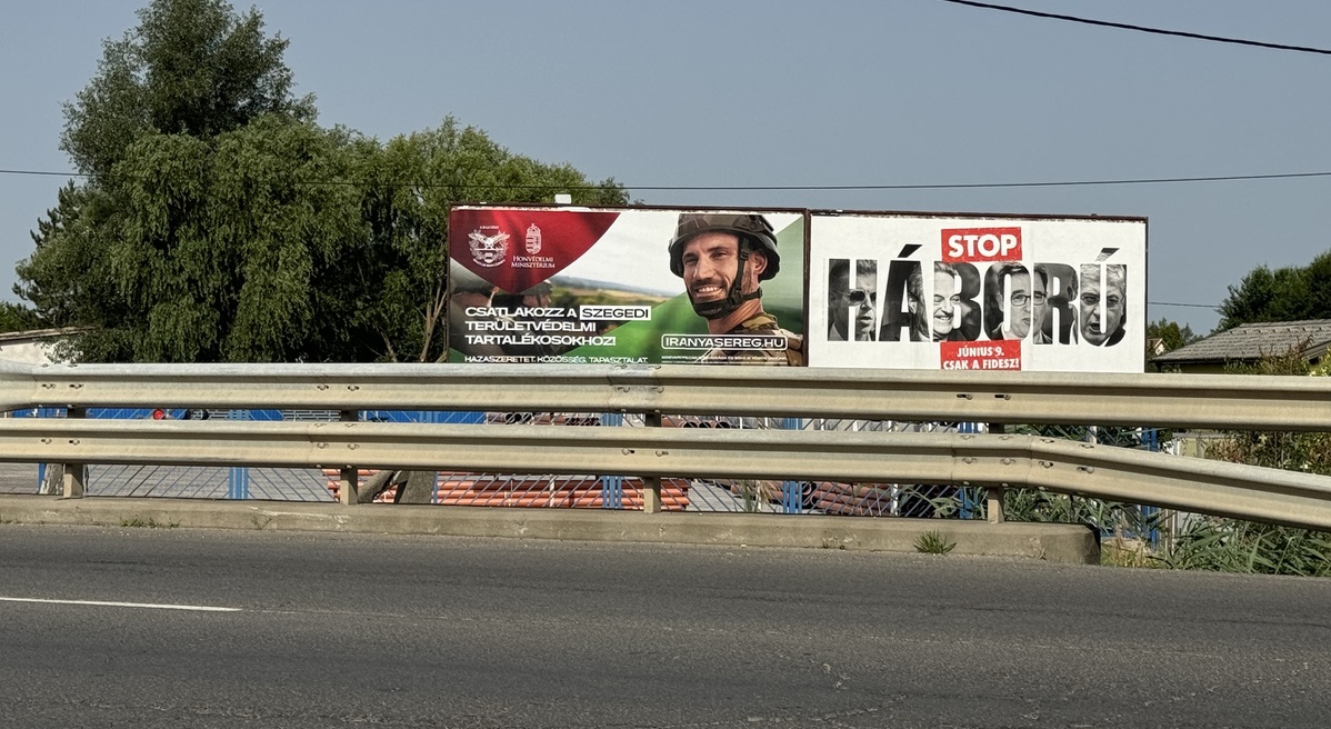 10+1 év plakáthisztéria Rogán Antal és Balásy Gyula Magyarországán