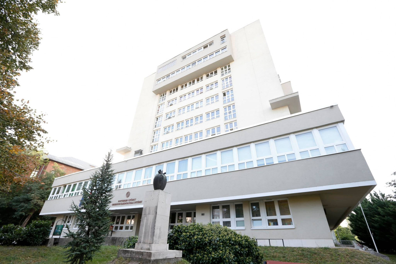 Vizsgálja a rendőrség a gyermekintenzív osztályt maszk nélkül ellenőrző szamárköhögéses kormányhivatali dolgozó ügyét