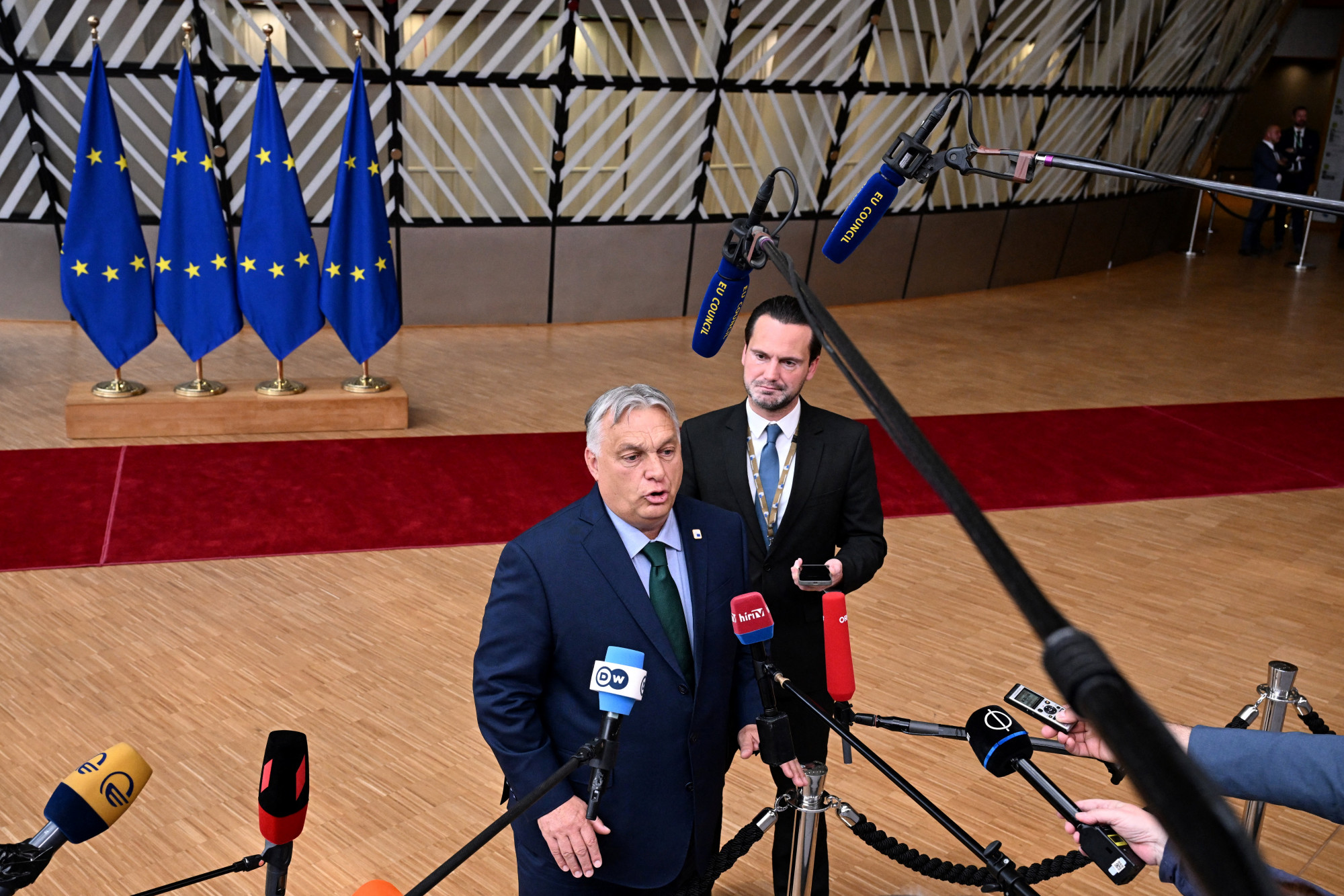 Orbán Viktor sajtótájékoztatója az EU-csúcs előtt