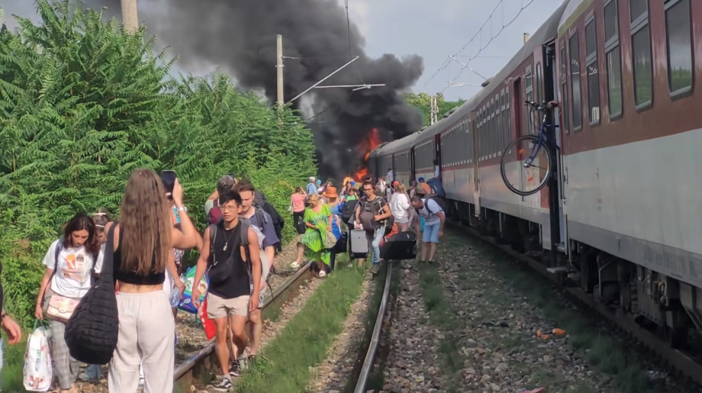Autóbusszal ütközött a Prága-Budapest Eurocity Érsekújvárnál, négyen meghaltak
