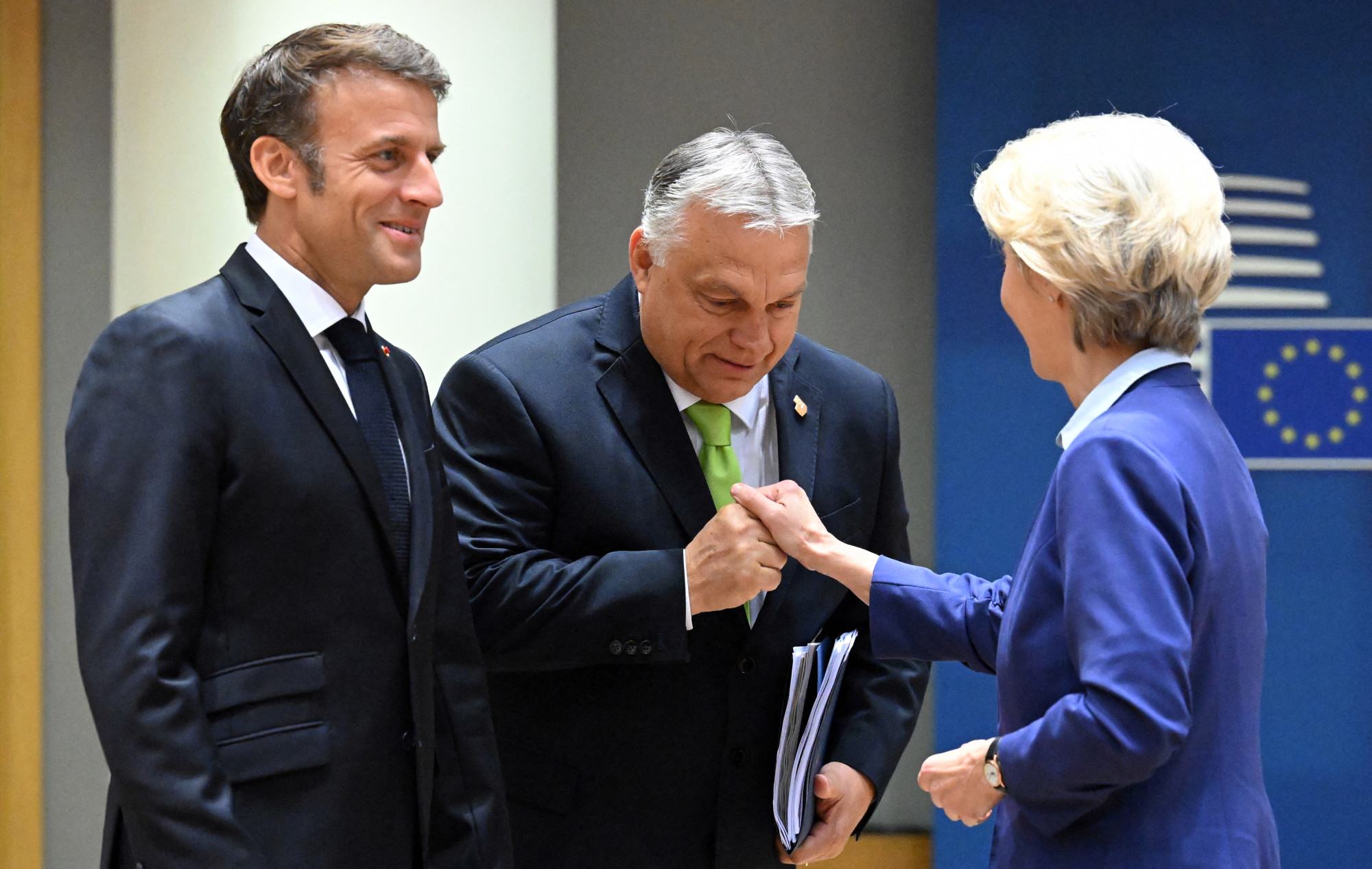 Emmanuel Macron, Orbán Viktor és Ursula von der Leyen