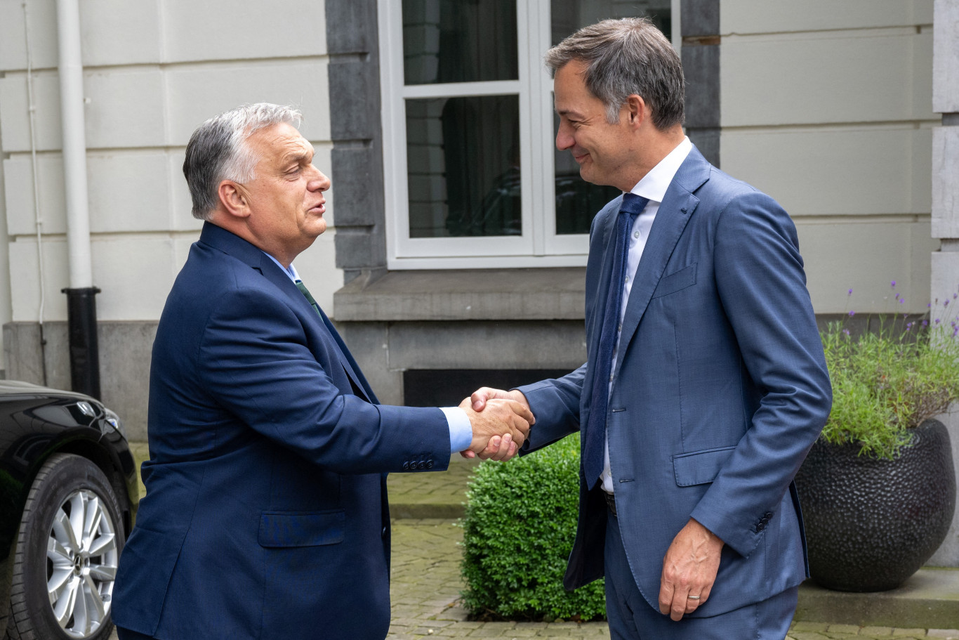 Orbán hivatalosan is átvette az Európai Unió soros elnökségét