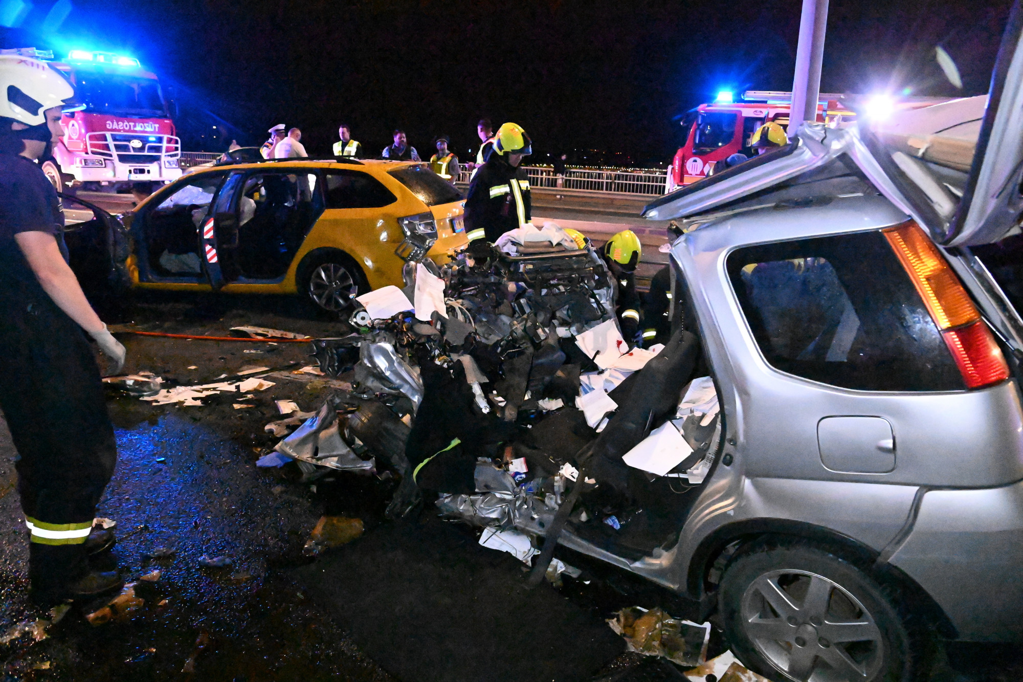 Három autó ütközött az Árpád hídon, hárman meghaltak