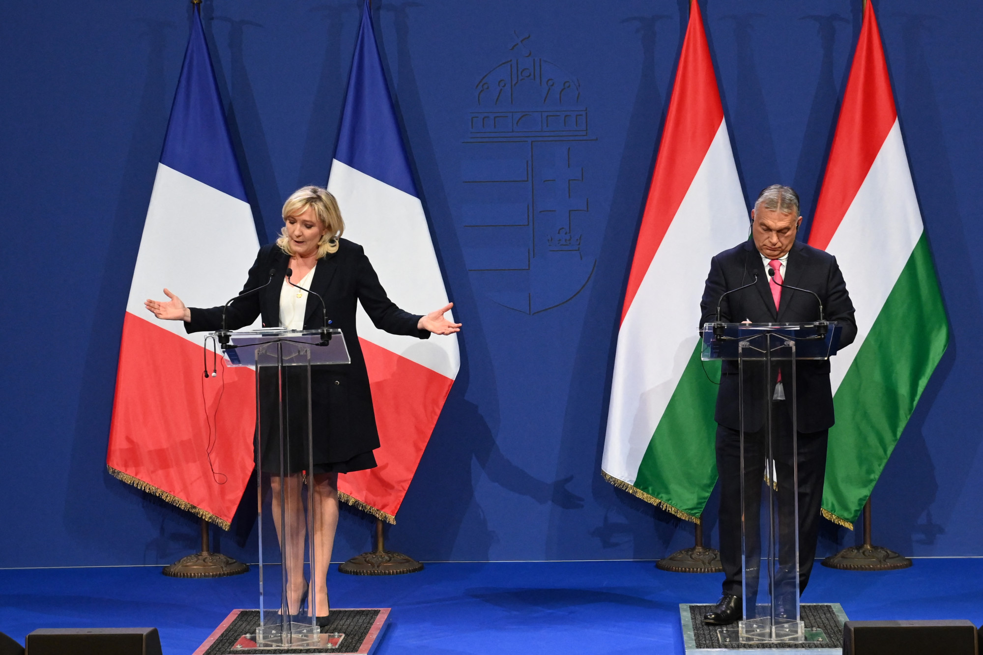 Csak B-terv volt Orbán jobboldali szövetsége, a projektnek Le Pen a valódi irányítója