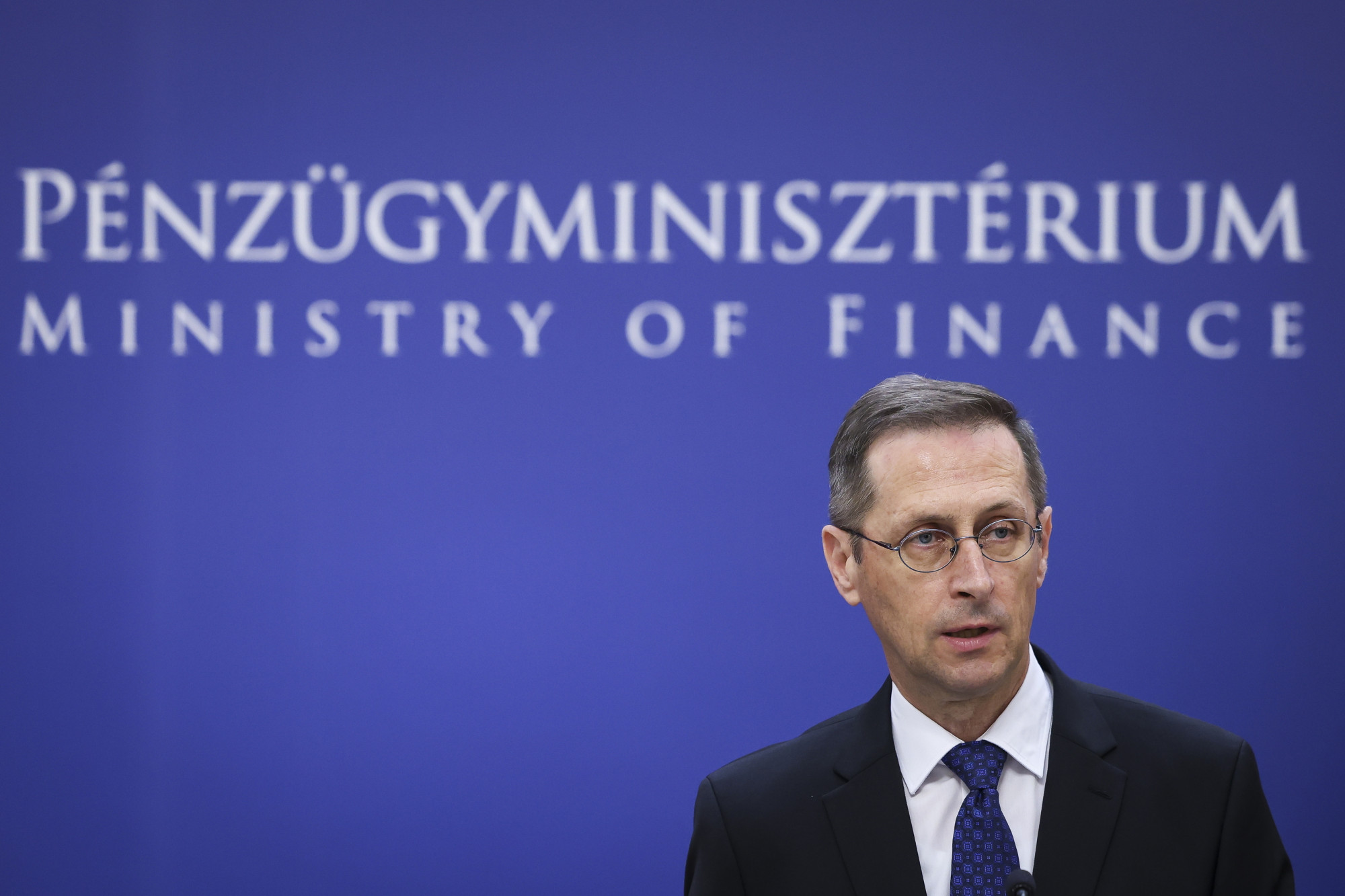 Varga Mihály elismerte, hogy eljárás indul Magyarország ellen a túl magas költségvetési hiány miatt