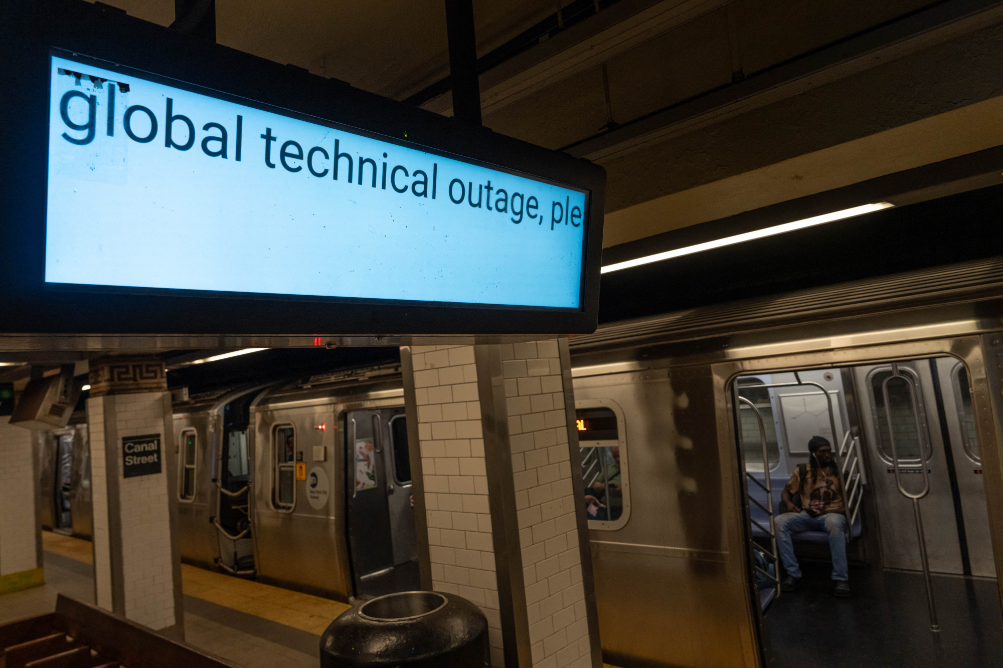 Nem jár a New York-i metró