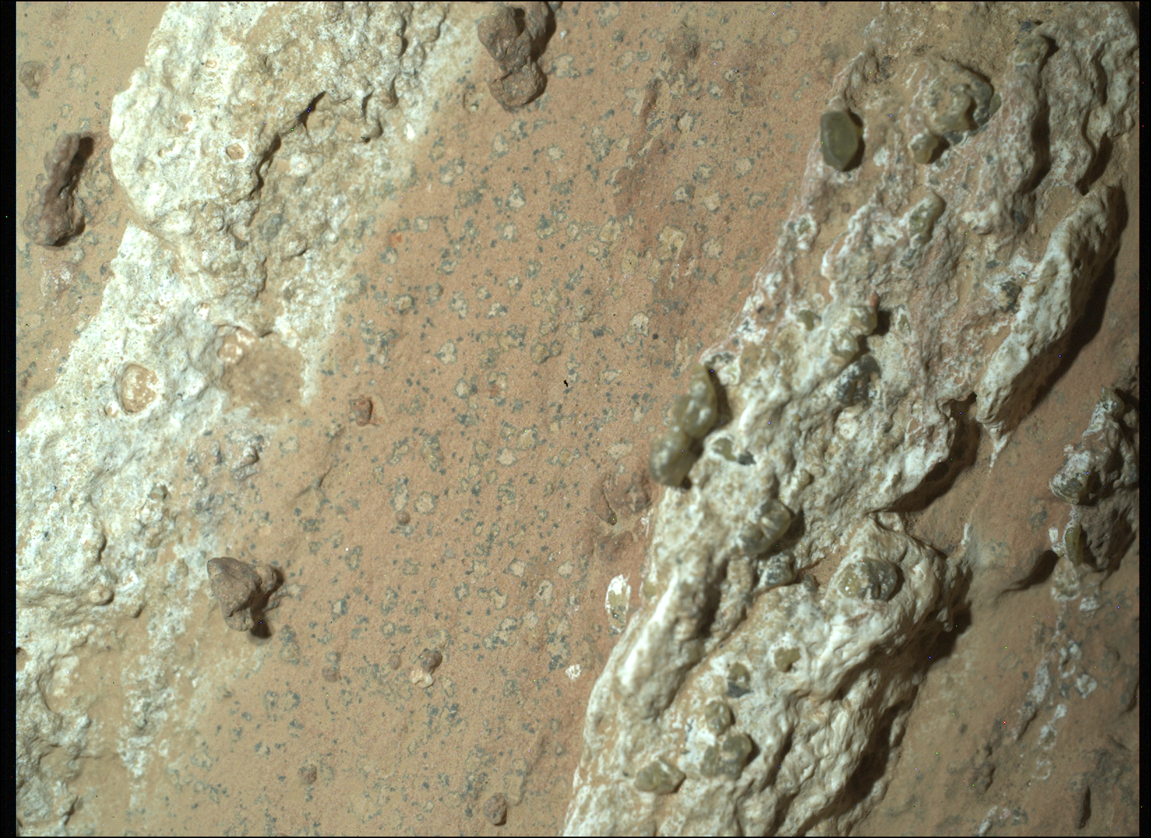 Ősi élet nyomait rejtheti a kőzet, amelyből a napokban vett mintát a NASA marsjárója