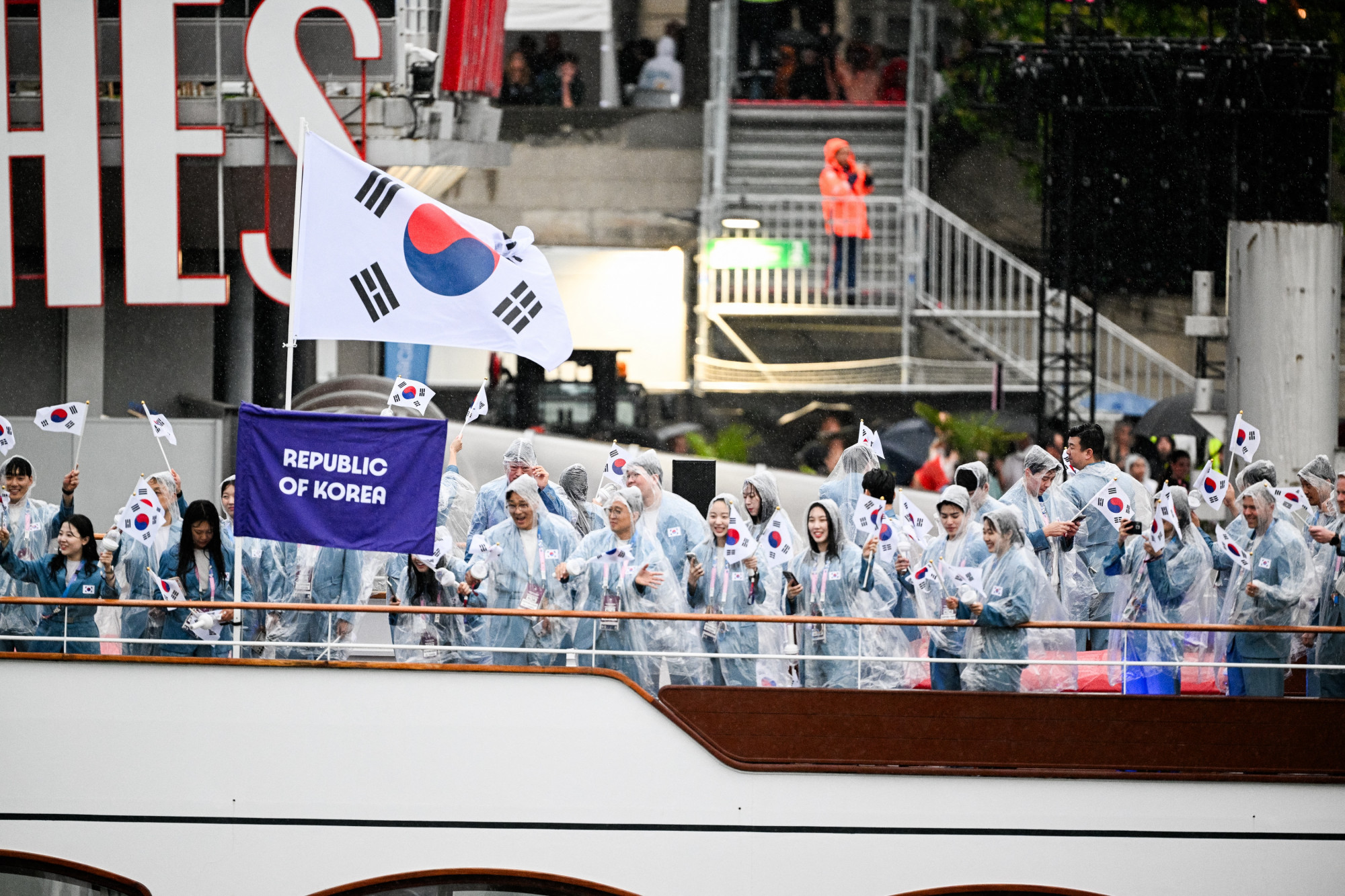 Elnézést kértek a szervezők, amiért Észak-Korea nevével mutatták be Dél-Koreát az olimpia megnyitóján