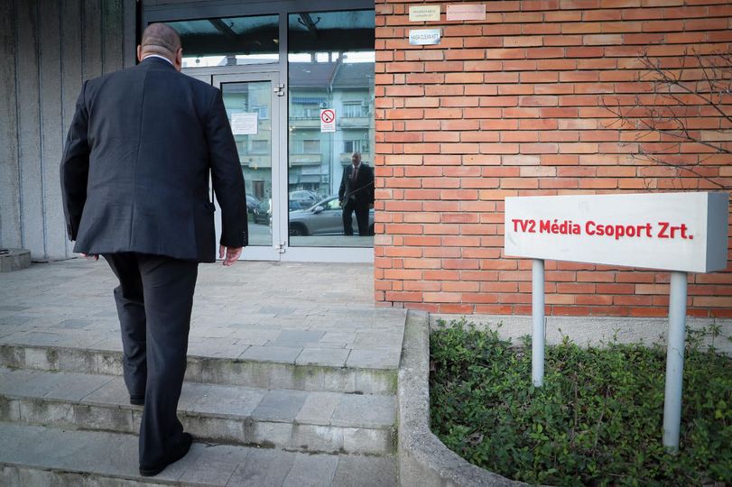 Négymilliós bírságot kell fizetnie a TV2-nek, amiért felismerhetően mutatott be egy bántalmazott gyermeket a Tények