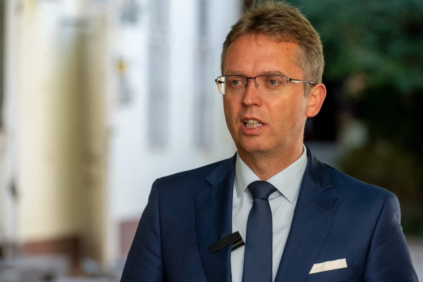 „Önök lopták el a pénzt” – kiabálásig fajult a vita Hankó Balázs és egy diák között a BGE-n