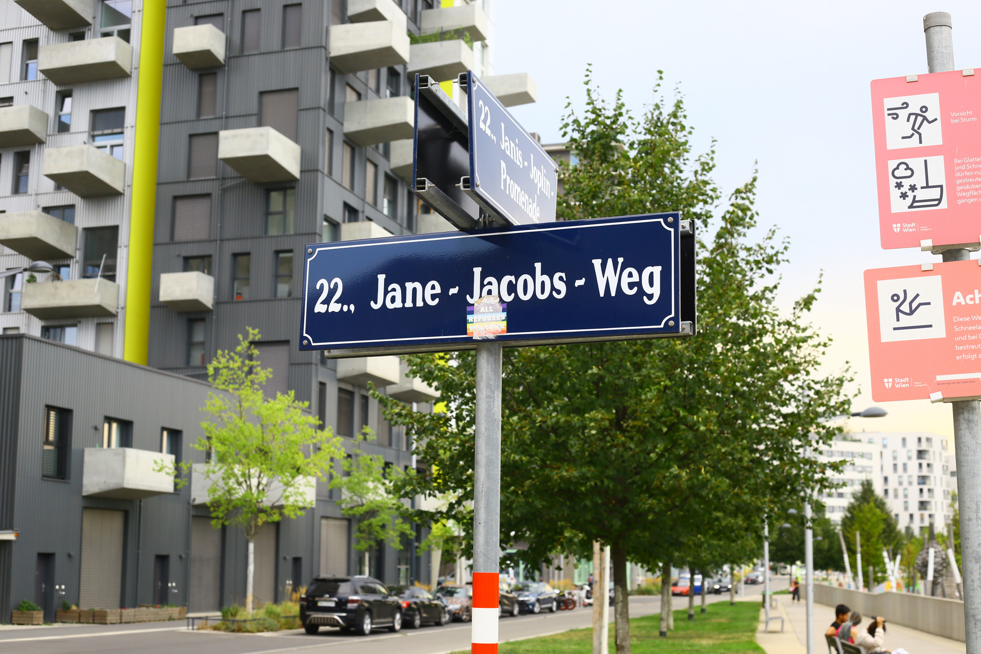 Aspern Seestadtban minden utcát és teret egy nőről neveztek el, például az emberi léptékű térhasználat úttörőjéről, Jane Jacobs-ról.