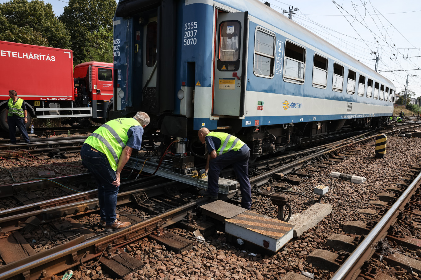 Ütközőbakkal koccant egy miskolci vonat a Keletiben