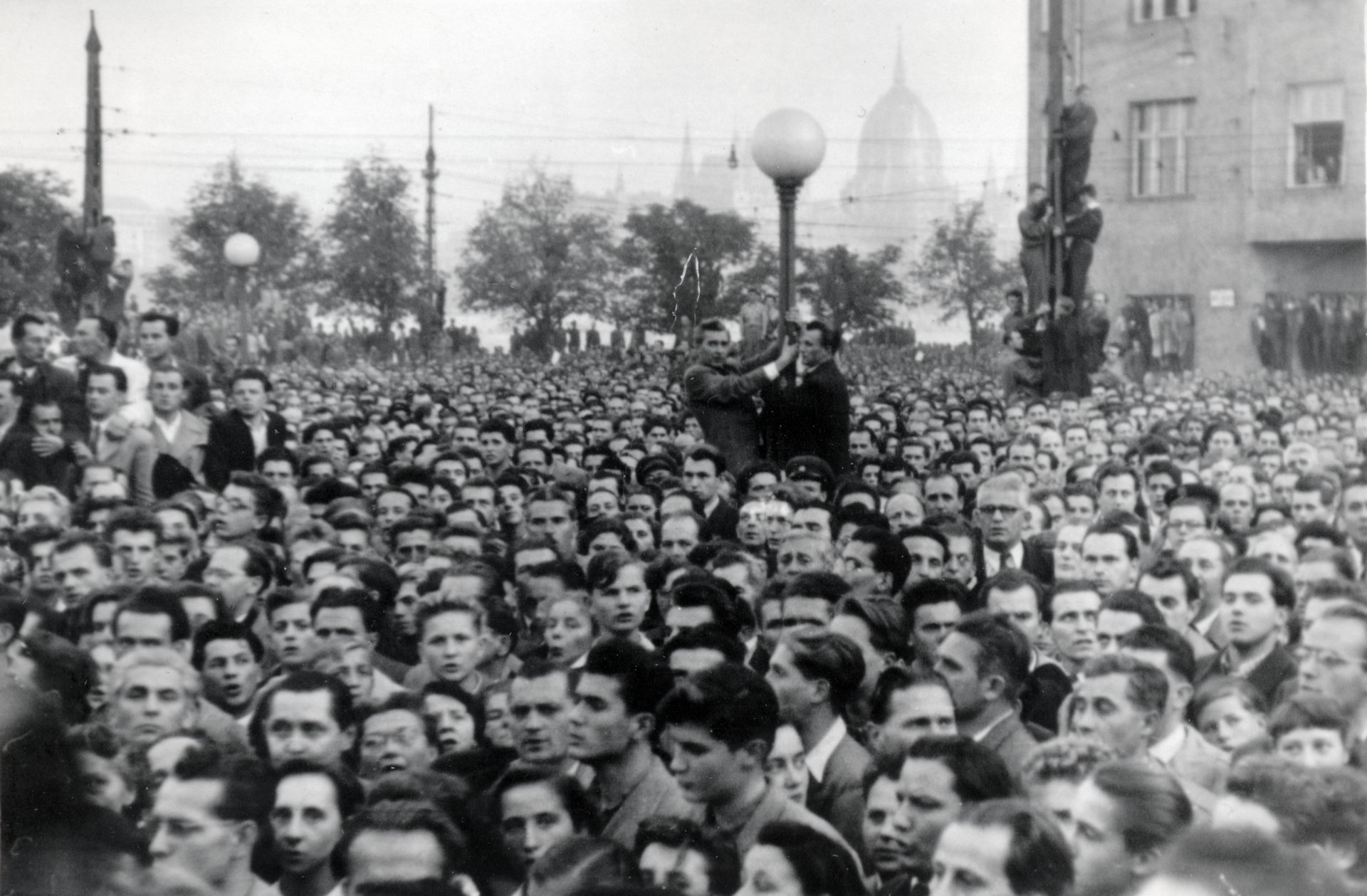 Tüntetés a budapesti Bem József téren 1956. október 23-án