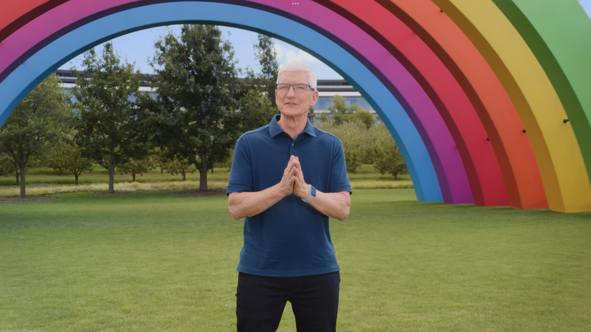 Tim Cook, az Apple vezérigazgatója a cég előre rögzített iPhone bemutatóján