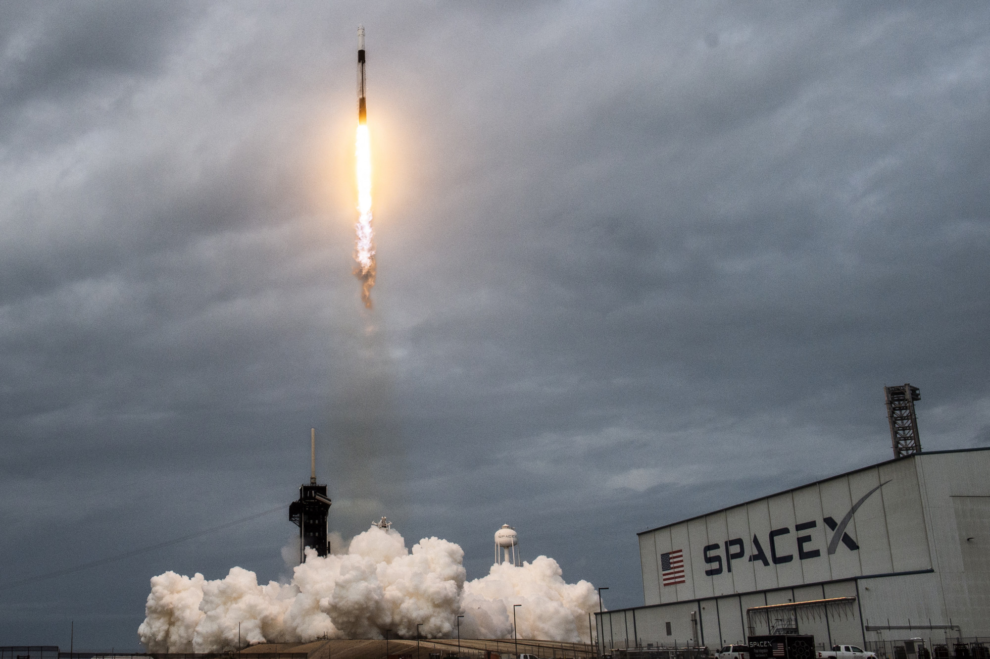 A SpeceX Falcon 9-es rakétáján útnak indul az Axiom 3. missziója, 2024 januárjában