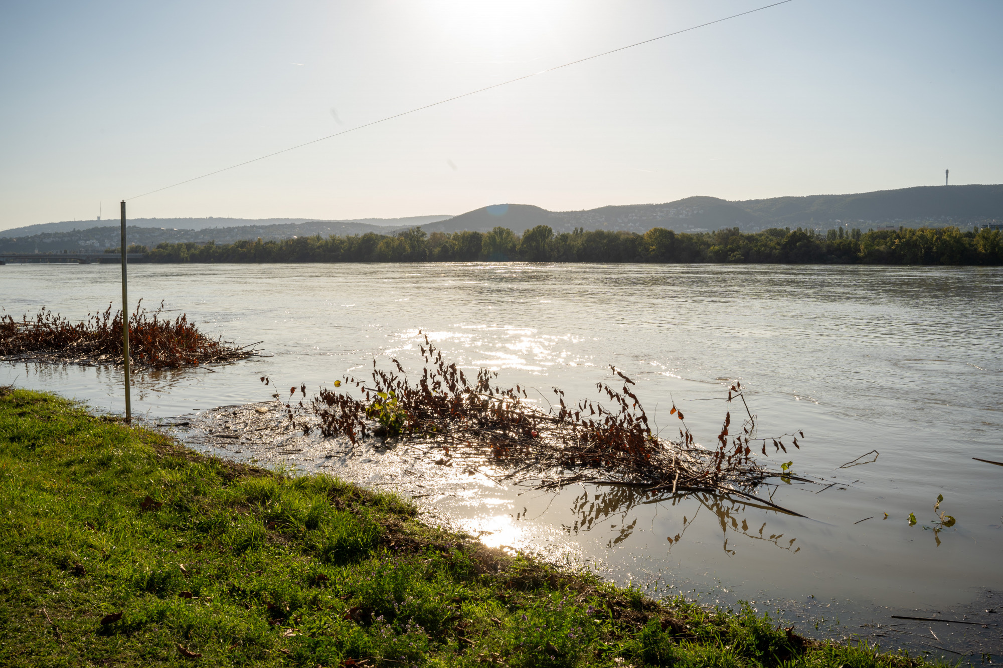 A Duna budapesti tetőzése a Marina-parton 2024. szeptember 21-én.